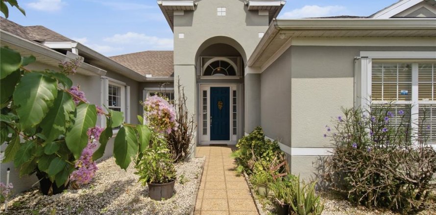 Villa ou maison à Kissimmee, Floride 4 chambres, 222.5 m2 № 2149836