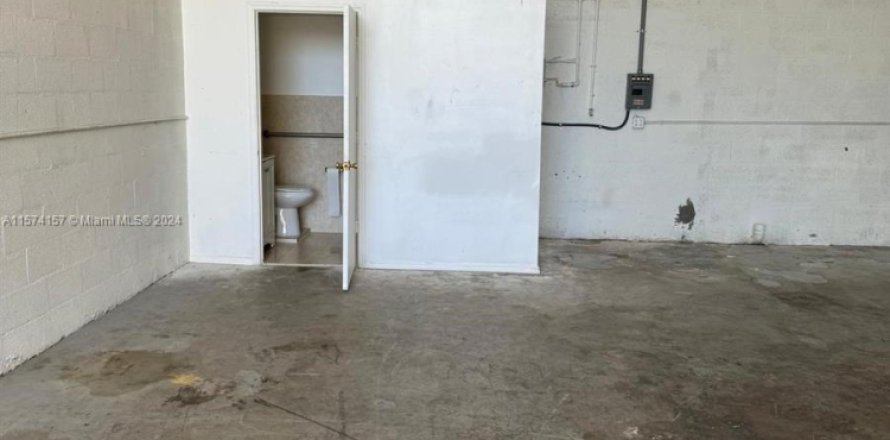 Propiedad comercial en Miami, Florida № 1136276