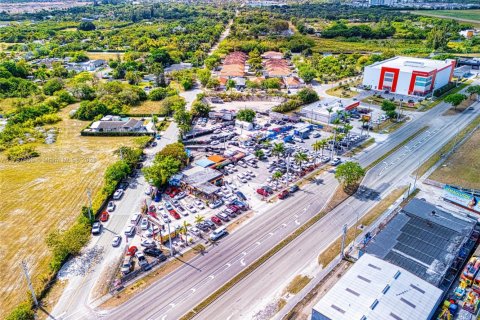 Купить коммерческую недвижимость в Майами, Флорида № 1736116 - фото 4