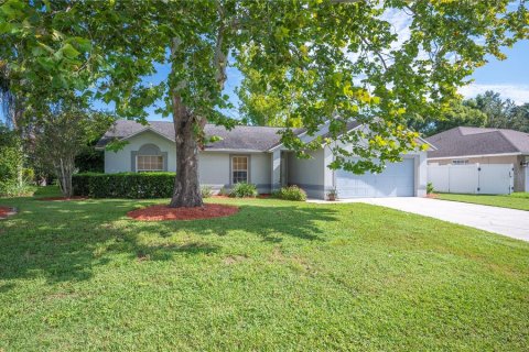House in Lakeland, Florida 3 bedrooms, 138.61 sq.m. № 1910556 - photo 1