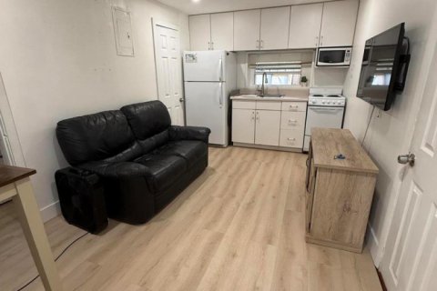 Casa en alquiler en Dania Beach, Florida, 2 dormitorios, 242.2 m2 № 2181957 - foto 4
