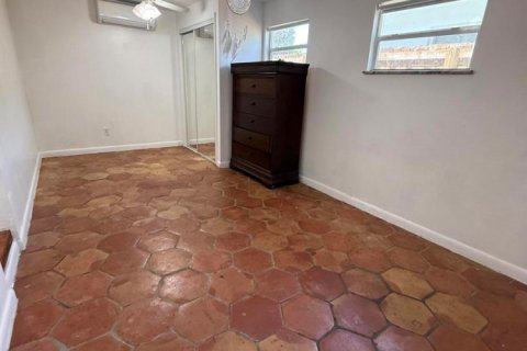 Casa en alquiler en Dania Beach, Florida, 2 dormitorios, 242.2 m2 № 2181957 - foto 2