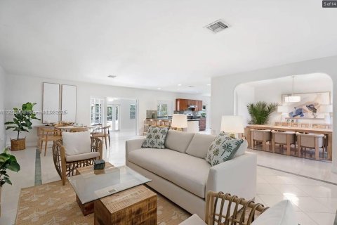 Снять в аренду виллу или дом в Пайнкрест, Флорида 3 спальни, 216.09м2, № 1975216 - фото 5