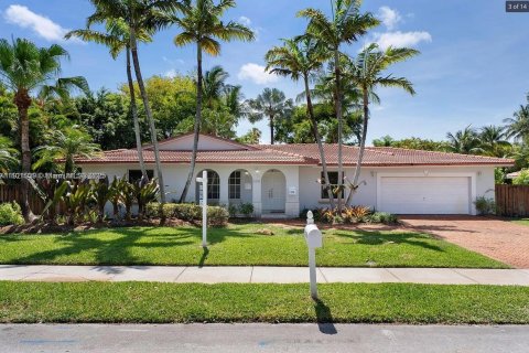 Снять в аренду виллу или дом в Пайнкрест, Флорида 3 спальни, 216.09м2, № 1975216 - фото 3