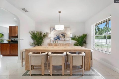 Снять в аренду виллу или дом в Пайнкрест, Флорида 3 спальни, 216.09м2, № 1975216 - фото 7