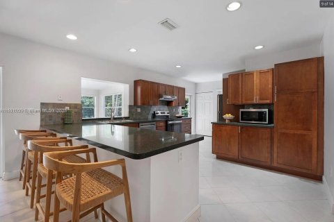 Снять в аренду виллу или дом в Пайнкрест, Флорида 3 спальни, 216.09м2, № 1975216 - фото 9