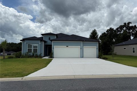 House in Dunnellon, Florida 4 bedrooms, 210.7 sq.m. № 1878049 - photo 1
