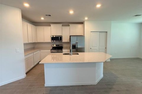 House in Dunnellon, Florida 4 bedrooms, 210.7 sq.m. № 1878049 - photo 8