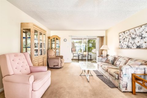 Купить кондоминиум в Уэст-Палм-Бич, Флорида 5 комнат, 82.5м2, № 2147042 - фото 15