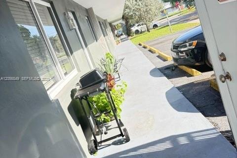 Appartement à louer à Hallandale Beach, Floride: 3 chambres, 91.97 m2 № 2269553 - photo 13