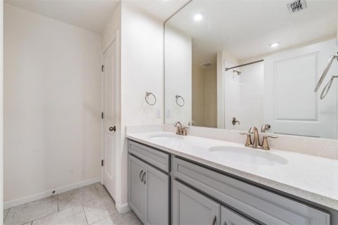 Townhouse in Lutz, Florida 3 bedrooms, 208.38 sq.m. № 1853473 - photo 22