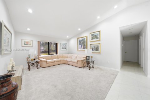 Villa ou maison à vendre à Miami, Floride: 5 chambres, 350.43 m2 № 2189033 - photo 17