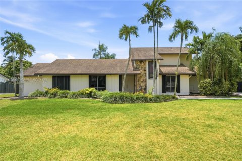Villa ou maison à vendre à Miami, Floride: 5 chambres, 350.43 m2 № 2189033 - photo 16