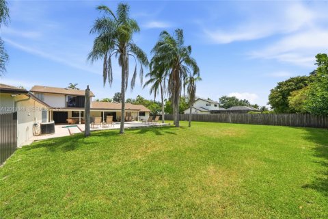 Villa ou maison à vendre à Miami, Floride: 5 chambres, 350.43 m2 № 2189033 - photo 13