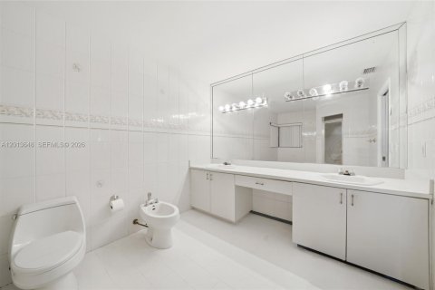 Villa ou maison à vendre à Miami, Floride: 5 chambres, 350.43 m2 № 2189033 - photo 25