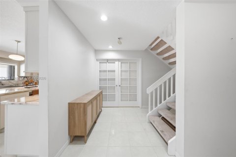 Villa ou maison à vendre à Miami, Floride: 5 chambres, 350.43 m2 № 2189033 - photo 18