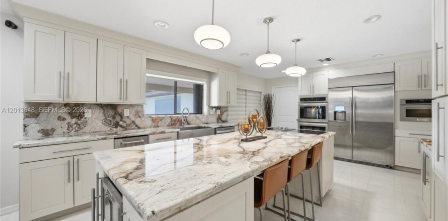 Villa ou maison à Miami, Floride 5 chambres, 350.43 m2 № 2189033