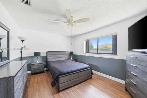 Villa ou maison à vendre à Miami, Floride: 5 chambres, 350.43 m2 № 2189033 - photo 21