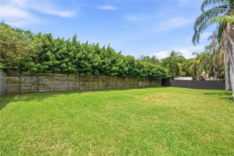 Villa ou maison à vendre à Miami, Floride: 5 chambres, 350.43 m2 № 2189033 - photo 15