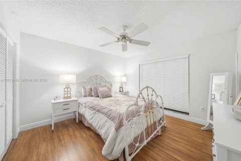 Villa ou maison à vendre à Miami, Floride: 5 chambres, 350.43 m2 № 2189033 - photo 23