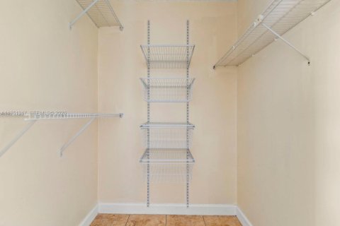 Condominio en alquiler en Miami, Florida, 3 dormitorios, 118.45 m2 № 2023210 - foto 20