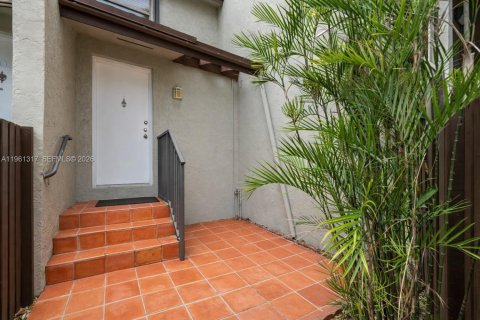 Condominio en alquiler en Miami, Florida, 3 dormitorios, 118.45 m2 № 2023210 - foto 4