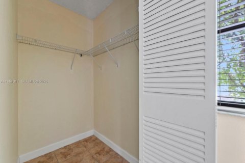 Condominio en alquiler en Miami, Florida, 3 dormitorios, 118.45 m2 № 2023210 - foto 25