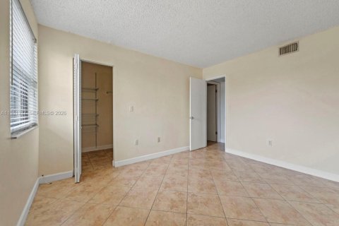 Condominio en alquiler en Miami, Florida, 3 dormitorios, 118.45 m2 № 2023210 - foto 19