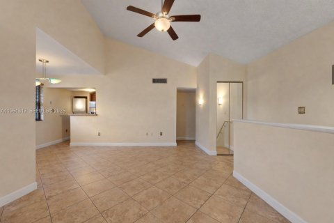 Condominio en alquiler en Miami, Florida, 3 dormitorios, 118.45 m2 № 2023210 - foto 9