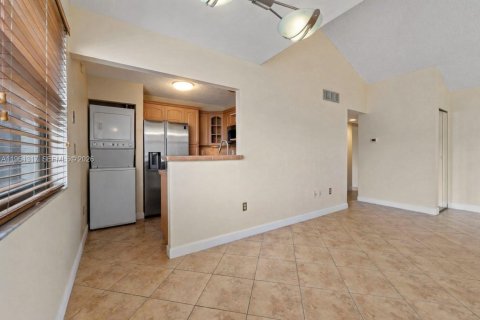 Condominio en alquiler en Miami, Florida, 3 dormitorios, 118.45 m2 № 2023210 - foto 12