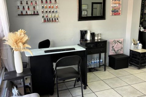 Commercial property in Homestead, Florida № 1950560 - photo 3