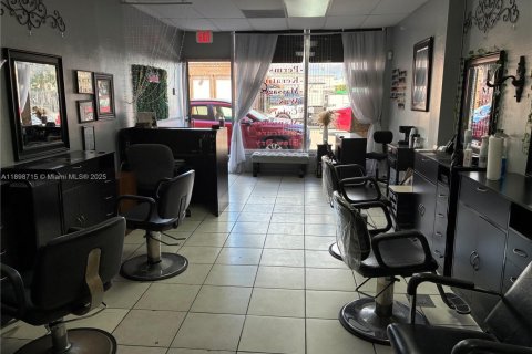 Commercial property in Homestead, Florida № 1950560 - photo 12