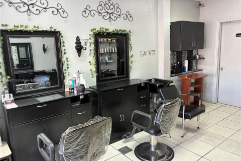 Commercial property in Homestead, Florida № 1950560 - photo 4