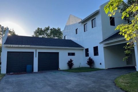 Casa en venta en Miami, Florida, 6 dormitorios № 1861357 - foto 3