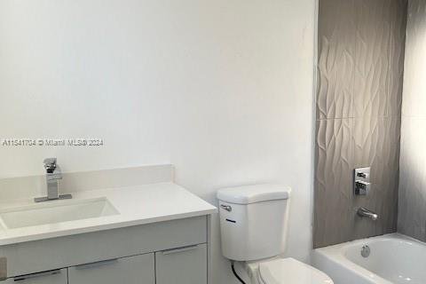 Casa en venta en Miami, Florida, 6 dormitorios № 1861357 - foto 28