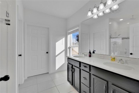 House in Kissimmee, Florida 4 bedrooms, 176.51 sq.m. № 2226797 - photo 15