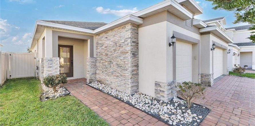 House in Kissimmee, Florida 4 bedrooms, 176.51 sq.m. № 2226797