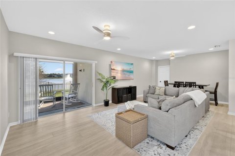 House in Kissimmee, Florida 4 bedrooms, 176.51 sq.m. № 2226797 - photo 4