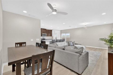 House in Kissimmee, Florida 4 bedrooms, 176.51 sq.m. № 2226797 - photo 6