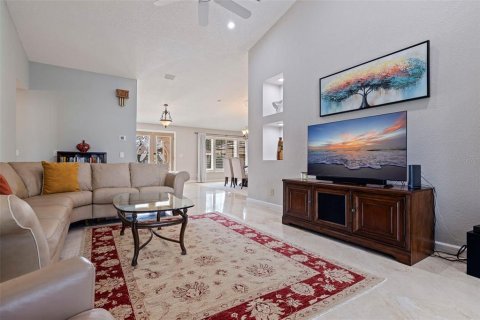 House in Tierra Verde, Florida 4 bedrooms, 300.45 sq.m. № 1556542 - photo 10