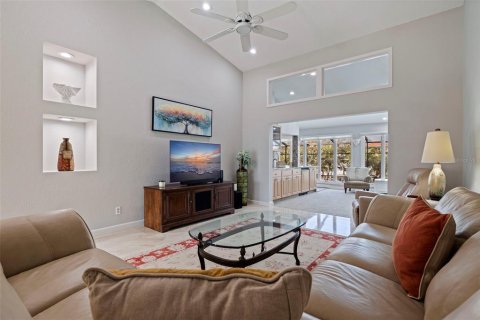 House in Tierra Verde, Florida 4 bedrooms, 300.45 sq.m. № 1556542 - photo 9