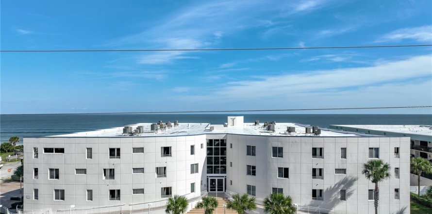 Condominio en Indialantic, Florida, 3 dormitorios № 2147413