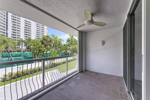 Adosado en venta en Aventura, Florida, 4 dormitorios, 265.42 m2 № 1993412 - foto 9