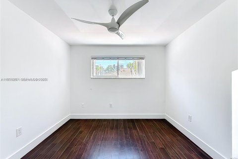 Adosado en venta en Aventura, Florida, 4 dormitorios, 265.42 m2 № 1993412 - foto 30