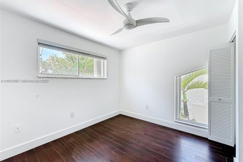 Adosado en venta en Aventura, Florida, 4 dormitorios, 265.42 m2 № 1993412 - foto 29