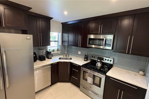 Condo à Coconut Creek, Floride, 3 chambres  № 2091043
