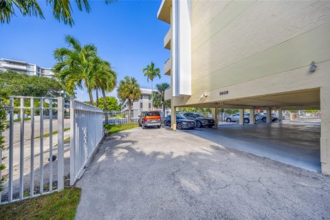 Condominio en venta en South Miami, Florida, 1 dormitorio, 56.86 m2 № 1892812 - foto 16