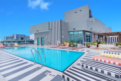 Condominio en venta en Miami, Florida, 3 dormitorios, 119.01 m2 № 1703134 - foto 1
