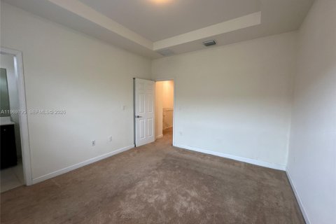 House in Hialeah, Florida 3 bedrooms, 143.53 sq.m. № 2174537 - photo 27