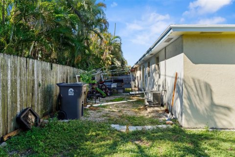 Снять в аренду виллу или дом в Уэст-Палм-Бич, Флорида 2 спальни, 77.29м2, № 1976547 - фото 3